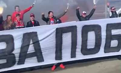 Болельщики устроили файер-шоу, провожая «Локомотив» на седьмой матч с ЦСКА