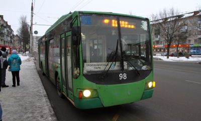 В троллейбусах Рыбинска ввели безналичную оплату проезда