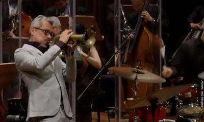 «На 100% убежден, что это самая эффективная вакцина»: звезда мирового джаза приехал в Ярославль привиться от коронавируса