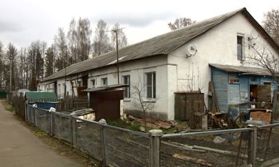Выдувает любое тепло, кроме душевного: в Ярославле ветеран труда выживает в доме, ранее даже не предназначавшемся для жилья