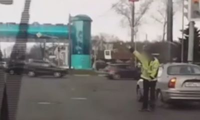 Майкл Джексон по-ярославски: мужчина в форме коммунальщика станцевал на Московском проспекте