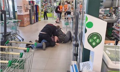 Посетитель гипермаркета в Ярославле выстрелил охраннику в лицо