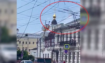 В центре Ярославля днем в пятницу загорелись провода контактной сети