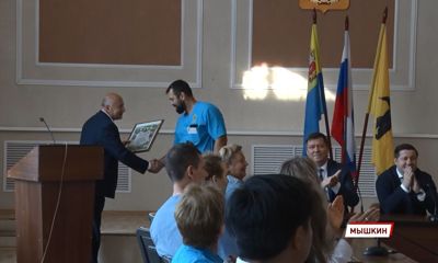 В Ярославской области медикам мобильных бригад вручили памятные дипломы