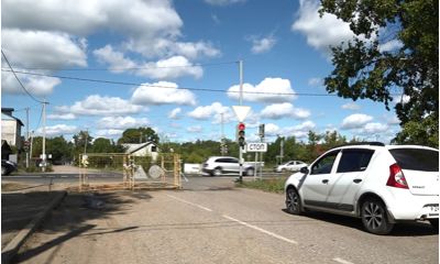 В Ростове водопроводный котлован закрыл пол перекрестка с федеральной трассой