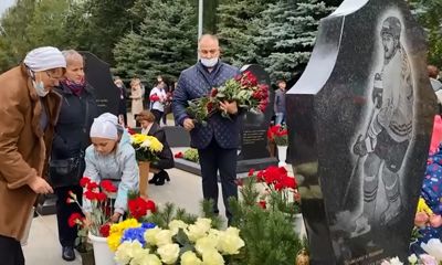 Сегодня в Ярославле проходят траурные мероприятия в память о погибшем «Локомотиве»