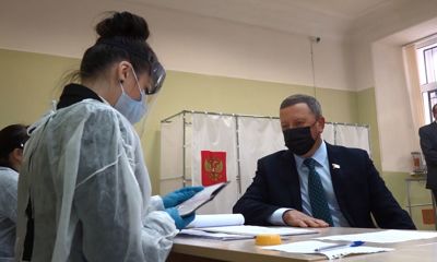 Как в Ярославле голосовали представители общественности и власти