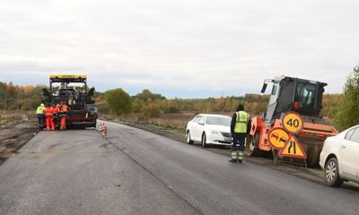 Глава областного дорожного департамента Роман Душко лично остановил укладку асфальта на участке трассы Тутаев-Шопша