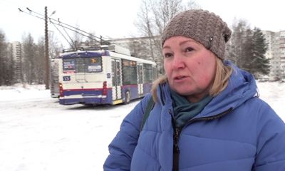 Ярославна получила удар током от поручней в троллейбусе