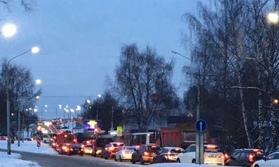 Два района Ярославля встали в километровые пробки: причина