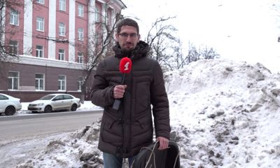 «Работаем круглосуточно»: коммунальщики прокомментировали нечищеные тротуары в Ярославле