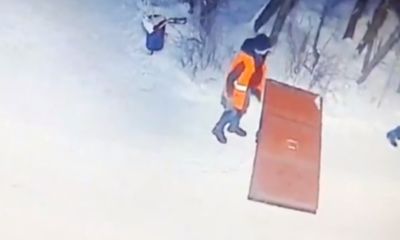 В Брагино поймали воров металлических дверей