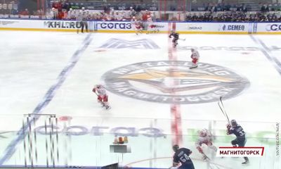 Молодежная хоккейная команда «Локо-76» уступила «Стальным Лисам» в стартовой встрече в Кубке Харламова.