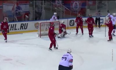 Молодежная хоккейная команда «Локо-76» уступила «Стальным Лисам» в четвертом матче в серии в Кубке Харламова