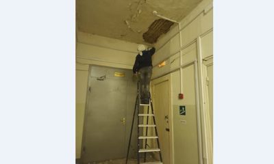 В Ростовской ЦРБ рухнула потолочная плитка: комментарий главного врача больницы