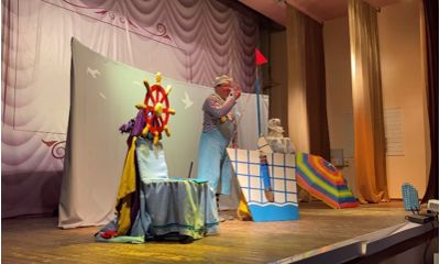 В Ярославле для эвакуированных детей Донбасса организовали кукольный спектакль