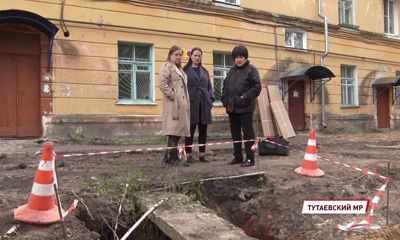 В поселке Константиновский бригада рабочих благоустраивала двор и обнаружила подземную дорогу