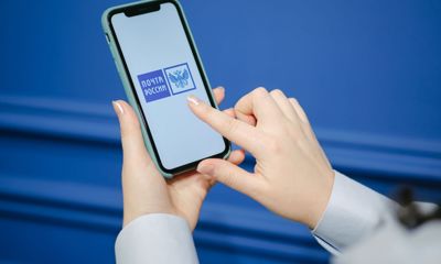 Во всех московских отделениях Почты заработала доставка на дом за час
