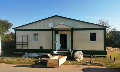 В поселке Нагорном началась установка модульной конструкции Щедринской амбулатории