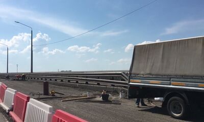 Сегодня вечером движение на Октябрьском мосту вновь будет ограничено