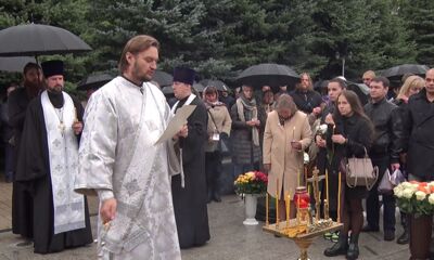 Ярославцы почтили память погибшей 11 лет назад команды «Локомотив». Репортаж