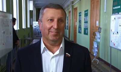 «Выборы — это исторический долг каждого избирателя вне зависимости от статуса», — отметил сенатор от Ярославской области Сергей Березкин