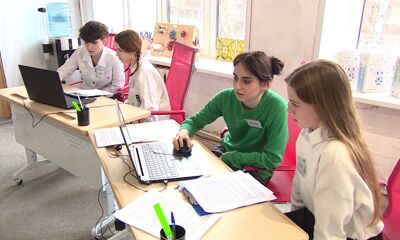 Профессиональные пробы для школьников устроили в ярославском педагогическом колледже