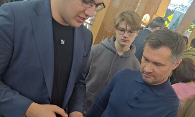 ​Созданный ярославскими кванторианцами прибор на выставке «Россия» протестировал олимпийский чемпион Алексей Немов