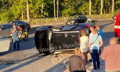Водители в больнице, иномарки изувечены: в Ярославле у ТЦ «Тандем» случилась страшная авария