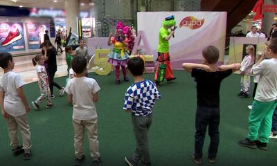 В крупном торговом центре Ярославля прошла благотворительная акция «Соберем ребенка в школу»