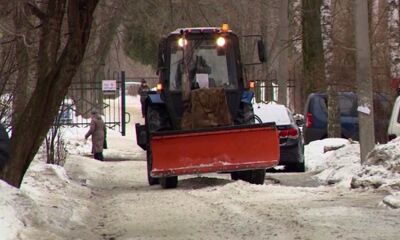 За сутки вывезли более 2,5 тысячи кубометров снега: в Ярославле идет борьба с непогодой