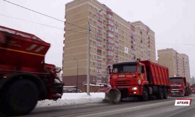На улицах Ярославля появится пять новых комбинированных дорожных машин для уборки