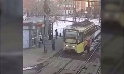 В Ярославле будут судить разрисовавшего стоящий на остановке трамвай юношу