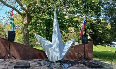 При поддержке Ярославского округа реконструировали памятник советским летчикам в Абхазии