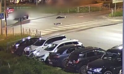 В Ярославле парень на самокате угодил под колеса авто