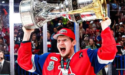 Два хоккейных защитника подписали новое соглашение с ярославским «Локомотивом»