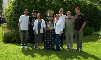 Игроки ярославского «Локомотива» привезли Кубок Гагарина в ЯГПУ им. Ушинского
