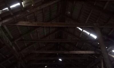 Стало известно, почему ярославцы больше 10 лет живут с дырявой крышей