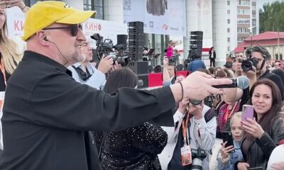 Красная дорожка, фильмы из 43 стран и бурные аплодисменты: в Ярославле проходит кинофестиваль «В кругу семьи»