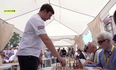 В Данилове чемпион мира по шахматам провел сеанс одновременной игры сразу на 15 столах