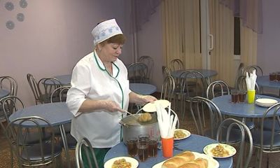 Дмитрий Миронов: “С нового учебного года для учеников начальной школы в регионе будет организовано бесплатное горячее питание”