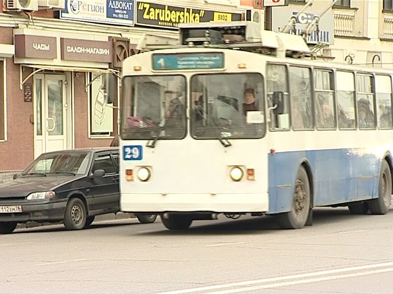 Льготники требуют вернуть безлимитный проездной на городском транспорте