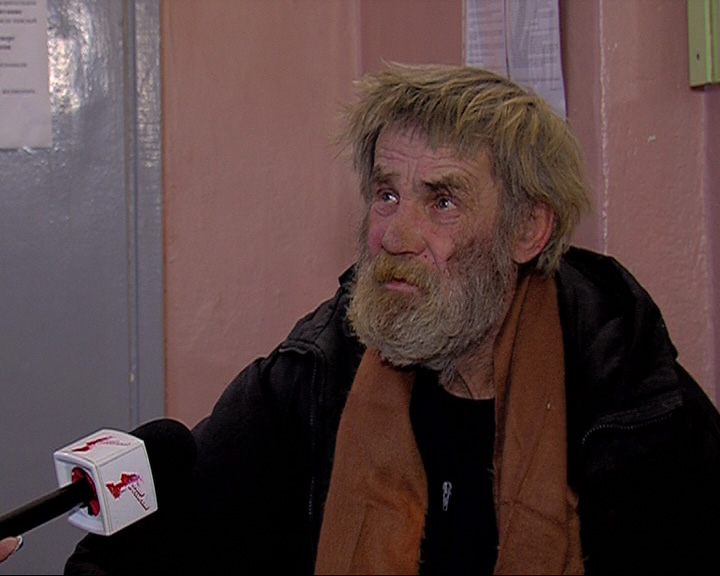 62-летний ярославец более 30 лет живет на улице, но пишет стихи и мечтает издать книгу
