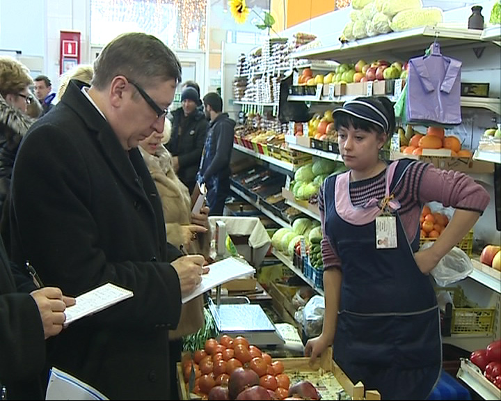 Заместитель губернатора Александр Шилов проинспектировал цена на продукты