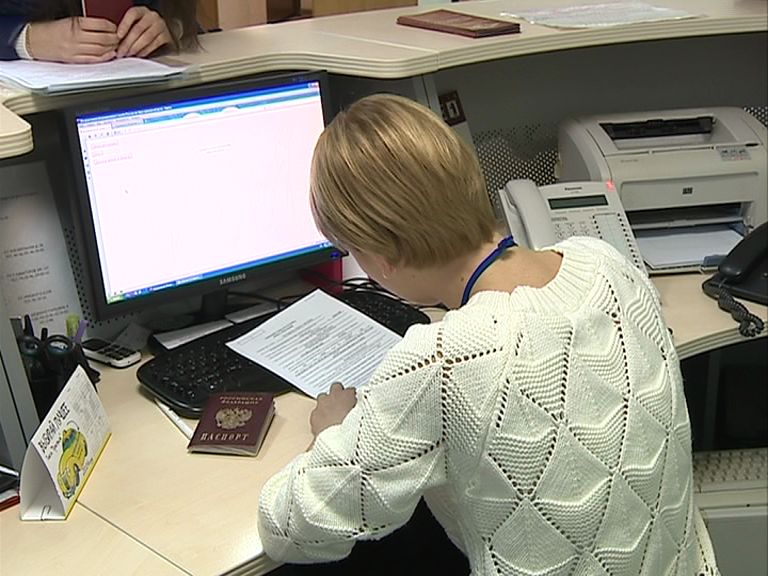 Во время школьных каникул родители могут быстро оформить загранпаспорт
