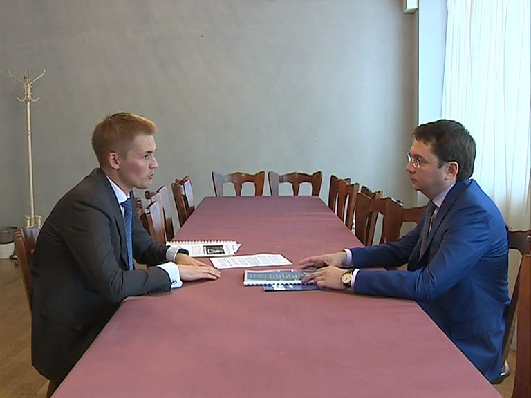 Александр Грибов представил доклад с предложениями по решению проблем и инициативами в изменении законодательства замминистру строительства и ЖКХ