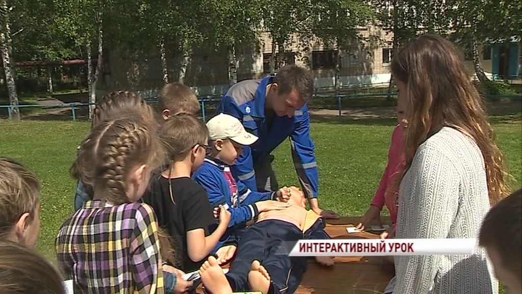 Энергетики провели урок электробезопасности в детском лагере