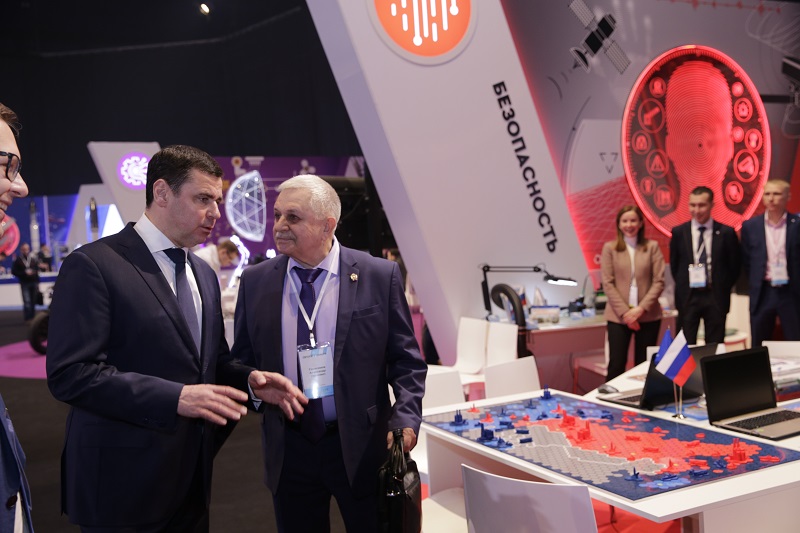 Дмитрий Миронов поприветствовал участников форума “Проектория”