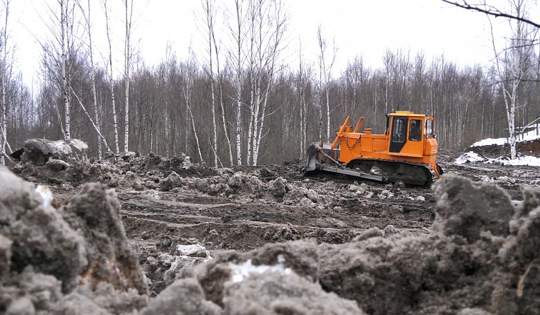 В праздничные дни на специальный полигон вывезено около пяти тонн снега
