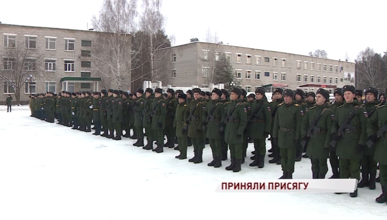 В воинской части на Шевелюхе солдаты дали присягу